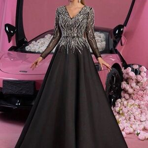 Elegant Black Evening Gown with Beaded Bodice